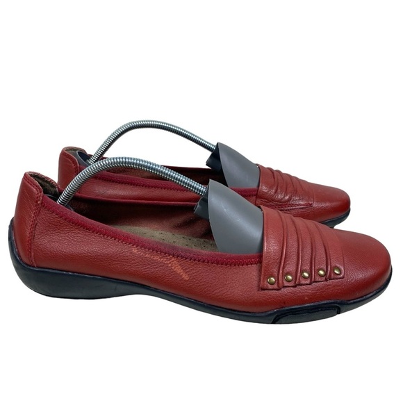 ARRAY Willow Flats 9.5W‎ Slip on Loafers Pleated Front Metal Accents Deep Red - Picture 1 of 12